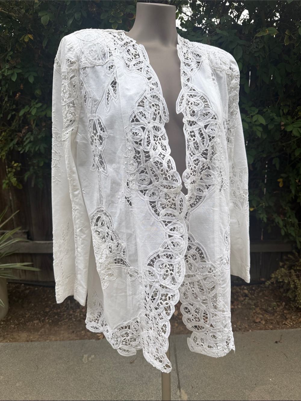 Vintage 1990s TWHITE COTTON & Embroidered CROCHET Open Front Tablecloth Jacket.